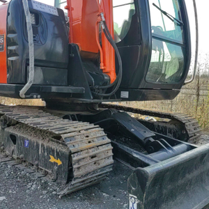 Excavadora de cadenas Hitachi ZX260 usada en buen estado, cucharón de 1.2m, peso operativo de 26 toneladas, motor potente de 1200 kW, caja de cambios robusta. - Product Image 6