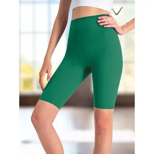 Ensemble de sport côtelé vert pour femme avec haut de cycliste et coussinets amovibles 69% polyamide 31% élasthanne Lavage à la main - Product Image 4