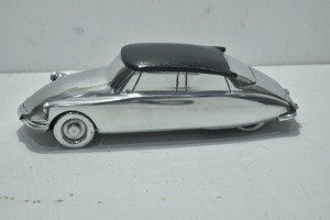 Hot Sale Decorative Silver-Plated Metal Car <b>Model</b> Showpiece for Center Table Office Desk Hotel Lobby and Home <b>D</b>écor Use for Sale - Product Image 3