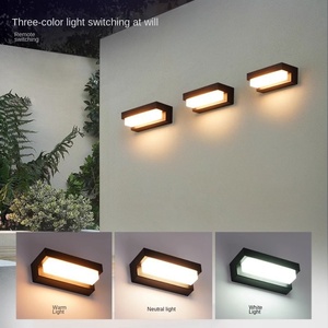 Applique murale solaire à LED pour l'extérieur en alliage d'aluminium et PC Noir Applique murale moderne étanche pour l'éclairage de porche de jardin - Product Image 4