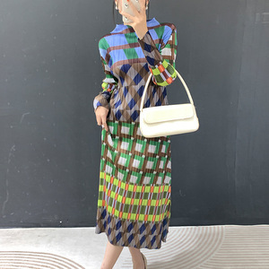 Nouvelle Collection Été 2026 : Robe Plissée Décontractée Miyake, Col Semi-Montant Coloré Tendance, Grande Taille – Vente en Gros de Vêtements - Product Image 2