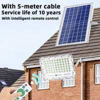 Lampu Sorot LED Tenaga Surya IP65 Tahan Air Sensor Remote Control Luar Ruangan 50W 100W 200W 300W Taman Halaman Sudut Sinar 120 Derajat