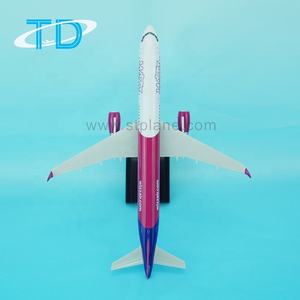 โมเดลเครื่องบิน Wizz <span class=keywords><strong>A321</strong></span> Acale ขนาด 1/100 ความยาว 31 ซม. ทำจากเรซิ่น ตกแต่งได้ตามต้องการ - Product Image 6