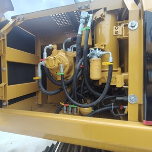 Excavatrice CAT 320BL de 20 tonnes avec godet de 1 m³ de capacité, modèle d'excavatrice sur chenilles d'occasion cat320BL - Product Image 6