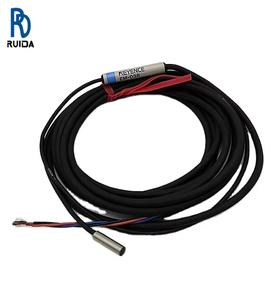 เซ็นเซอร์วัดระยะใกล้ KEYENCE EM-038 พร้อมแอมพลิฟายเออร์ในสาย F3.8, NPN แบบติดตั้งแบบฝัง รุ่นใหม่ พร้อมเอาต์พุต NPN - Product Image 1