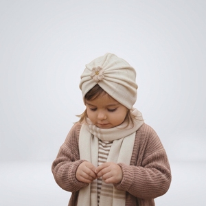 Turbante de Bebé de Algodón Orgánico Hecho a Mano con Apliques de Flores de Ganchillo, Diseño con Bordes, Suave y Lavable, Unisex, para las Cuatro Estaciones - Product Image 1