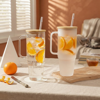 Vente en gros : Gobelet en verre givré transparent de 40 oz, style moderne, pour café glacé, avec poignée, couvercle en bambou et paille, pour l'eau potable
