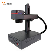 Mini machine de marquage laser à fibre de bureau 20W 30W 50W pour la gravure sur métal