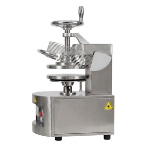 Machine industrielle de remplissage et de bouchage de sachets souples pour liquides, détergents, liquides de lavage d'écran et huiles, avec <span class=keywords><strong>pompe</strong></span> à engrenages de haute précision - Product Image 3