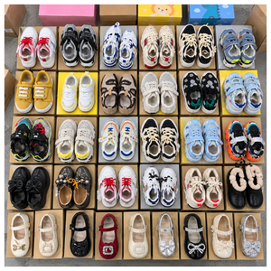 รองเท้าผ้าใบเด็กผู้ชายขายส่ง พื้นรองเท้าน้ำหนักเบา คุณภาพสูง รองเท้ากีฬา คละแบบ ส่งแบบสุ่ม ราคาถูก - Product Image 2