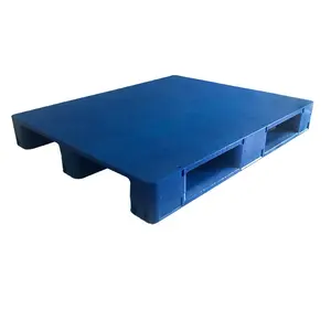 Lightweight, portable, stackable plastic pallets for handling goods