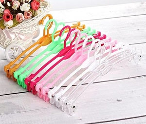 Linh hoạt nhựa tiêm Áo ngực móc áo với trẻ em váy bên trong quần áo Rack hiển thị cho phòng khách sử dụng - Product Image 2