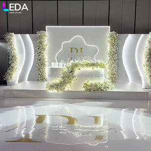 Panneau de fond de scène de mariage moderne simple en acrylique PVC blanc personnalisé LEDA avec décoration d'arche lumineuse LED pour événements - Product Image 1