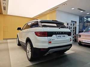 Véhicule d'occasion en gros Landwind X7 <span class=keywords><strong>SUV</strong></span> LHD Essence Année 2015 2016 2.0T Automatique <span class=keywords><strong>Prix</strong></span> Abordable pour l'Afrique Toit Panoramique - Product Image 2