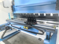 Prensa Plegadora Síncrona Totalmente Eléctrica CNC PBA-70T/2500, Controlador DE-15, 6+1 Ejes, Motor Totalmente Automático para Plegado de Chapa Metálica