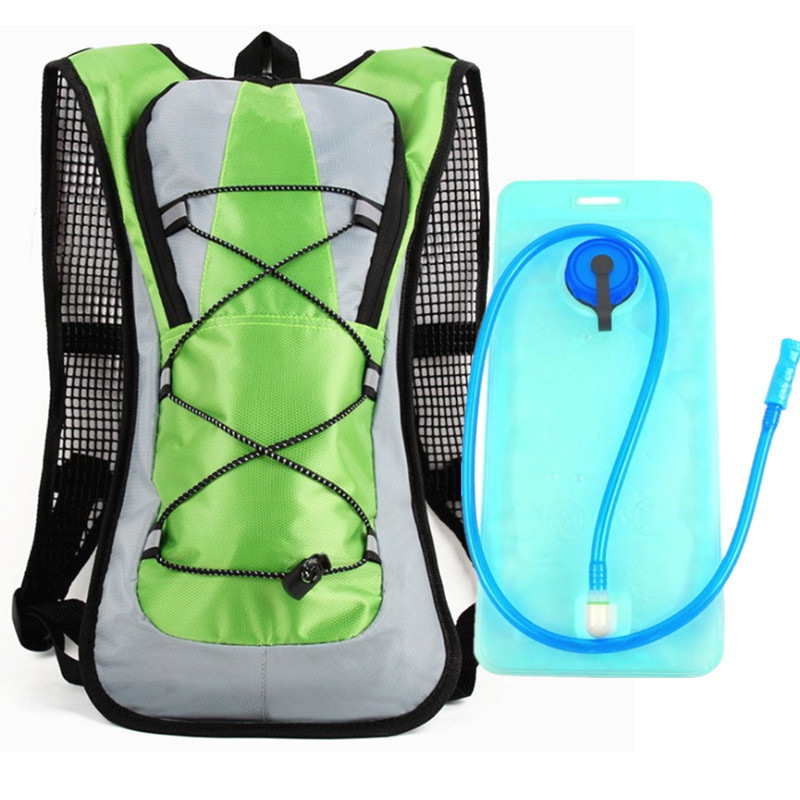 Bolsa de agua tubular verde azulada.
