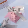 Boîtes carrées pour dragées et bonbons, idéales pour les mariages, les baby showers, les baptêmes, les anniversaires et la décoration.