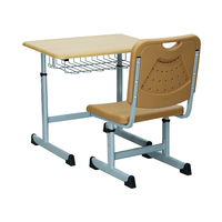 Ensemble bureau et chaise d'école primaire en Roumanie, réglable en hauteur, pour enfants