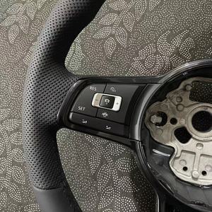 <span class=keywords><strong>Volant</strong></span> sport en cuir et alcantara pour VW <span class=keywords><strong>Golf</strong></span> 4 5 6 6R 7 7.5 <span class=keywords><strong>8</strong></span> MK4 5 6 7 7.5 <span class=keywords><strong>8</strong></span> 7 R GTI GTD GTE Variant R-Line - Product Image 2