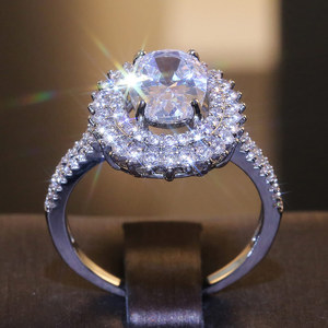 Anello elegante da donna con design scintillante intarsiato, gioielli versatili e alla moda per tutti i giorni - Product Image 2