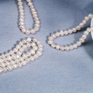 Großhandel 7-Zoll-Strang 6-7 mm AA Süßwasserperlen, Natürlich Gezüchtet, Weiß, Lose, Kartoffelform, Kostengünstig, 6-7 mm AA, für die Schmuckherstellung - Product Image 4