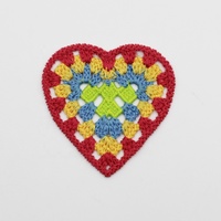 Nouveau modèle en forme de coeur en polyester patchs appliqués au crochet à coudre sur brodé pour le textile à la maison