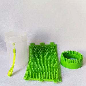 Nettoyeur de pattes de chien portable avec serviette améliorée 2-en-1, brosse de toilettage pour pattes d'animaux, pour pieds boueux - Product Image 2