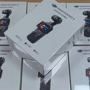 كاميرا أكشن Osmo Pocket 3 Creator Combo مع مستشعر CMOS ونظام تثبيت ثلاثي المحاور وشاشة لمس قابلة للدوران بزاوية قياسية أصلية - Product Image 1