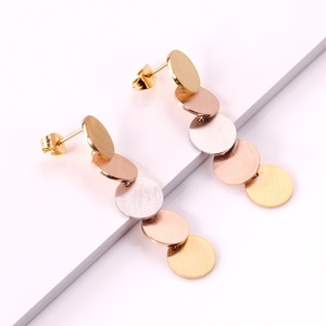 ต่างหูทรงเรขาคณิตเรียบง่าย ต่างหูโลหะสำหรับผู้หญิง ต่างหูสแตนเลสแบบห้อย กันน้ำ เครื่องประดับแฟชั่นจากผู้ผลิต - Product Image 3