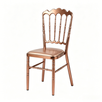 Chaises de salle à manger empilables en métal, durables, imperméables, écologiques, avec coussin en cuir PU, pour mariages en plein air et hôtels