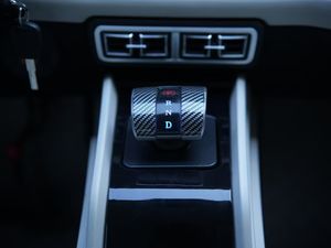 Voiture électrique compacte populaire à quatre roues pour adultes, mini-voiture neuve de marque NE, véhicule à énergie nouvelle du fabricant chinois, puissance maximale de 13000W, <100km d'autonomie - Product Image 4