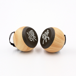 Phong cách bóng đá <span class=keywords><strong>mini</strong></span> J đài phát thanh bằng gỗ Drone với máy ảnh và bay lên từ gỗ <span class=keywords><strong>Bluetooth</strong></span> xách tay Keychain loa âm nhạc - Product Image 2