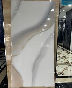 Piastrella Versatile in Crema Dorata con Venature Stratificate Lucidate 600x1200 per Progetti di Pavimentazione Residenziale e Commerciale - Product Image 2