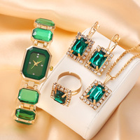 Ensemble de bijoux fantaisie avec montre, boucles d'oreilles, bague et collier en strass pour femme - Cadeau de mariage ou de fiançailles - Ensemble de bijoux raffinés avec montre