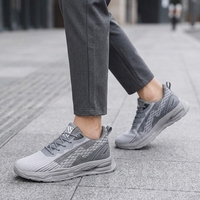 Nouvelles baskets décontractées à lacets rayées pour hommes 2025, en microfibre respirante, semelle souple, confortables, légères, tendance pour les jeunes, toutes saisons