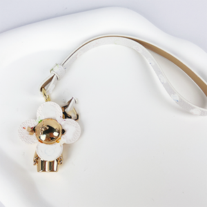 Cartoon Zink legierung Figur Leder Schlüssel bund Renommierte Marke Puppe Vier blättriges Kleeblatt Leder Zubehör - Product Image 5