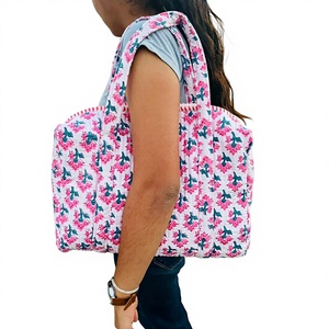 Sac de voyage matelassé en coton grande capacité pour femme, idéal pour les vacances d'été, les mariages et comme bagage à main - Product Image 1