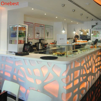 Comptoir de service avant en marbre gris commercial avec éclairage LED, comptoir de bar d'hôtel avec affichage mural