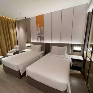 Juego de Muebles para Dormitorio Doble de Hotel Moderno Love Zone, Camas de Madera con Paneles, Mesitas de Noche, Mesa Auxiliar - Personalizable y Elegante - Product Image 1