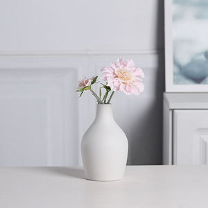 Vases miniatures nordiques en gros, ornements modernes minimalistes noir et blanc, luxe léger haut de gamme pour la décoration de la maison et du salon, <span class=keywords><strong>fleurs</strong></span> <span class=keywords><strong>séchées</strong></span> - Product Image 3