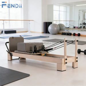 Macchina Professionale per Pilates Reformer in Legno di Quercia Classico di Alta Qualità - Product Image 2