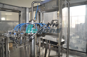 Macchina Automatica per il Riempimento di Bevande Gassate in Bottiglie di Vetro con Capacità di 3000BPH - Product Image 4