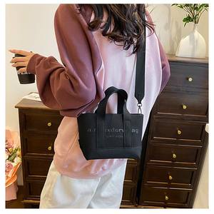 Versión coreana impresa personalizada con letras del bolso de hombro Bolso de mano de gran capacidad para axilas Trabajo de mujer Uso diario - Product Image 5