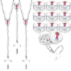 Chapelet de perles en bois parfumées de 6mm avec collier à aiguilles incurvées dans une boîte-cadeau-cadeau de baptême Sainte Marie, Saint Esprit et Saint Nino - Product Image 6