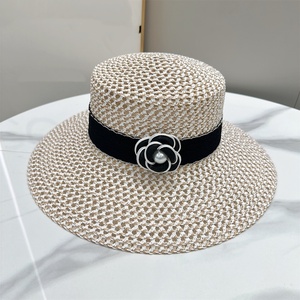 Chapeaux de paille élégants de haute qualité avec camélia, chapeaux de plage de luxe écologiques à bord large et dessus plat avec perles pour femmes, Sombrero De <span class=keywords><strong>Camelia</strong></span> - Product Image 4