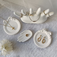 Support de Présentation Créatif pour Bagues et Colliers – Mannequin Main Articulée – Présentoir à Bijoux – Accessoire Photo
