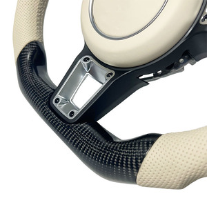 พวงมาลัยรถยนต์คาร์บอนไฟเบอร์สีขาว เหมาะสำหรับรถปอร์เช่ 911 918 718 เคย์แมน จีทีเอส คาร์เรร่า เคย์เอนน์ จีทีทูอาร์เอส มาคัน พานาเมร่า เทย์แคน - Product Image 4