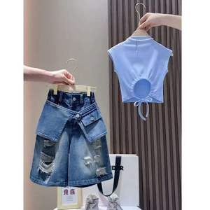 Nuovo Stile 2026 per Ragazze Adolescenti: Top Senza Maniche in Maglia Tinta Unita e Pantaloni <span class=keywords><strong>Cargo</strong></span> in Jeans, Set di Abbigliamento 2 Pezzi - Product Image 3