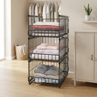 Moderne 3-laags stapelbare metalen draad opbergmand voor het sorteren van diverse spullen in huis, keuken en badkamer.