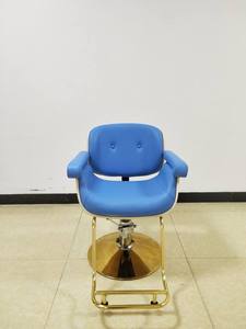 Sillón de Barbería Azul con Base de Acero Inoxidable Dorado, Color Personalizable y Logotipo para Barbería - Product Image 4